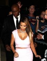 kim_kardashian_arrives_at_jimmy_kimmel_live_show_23.jpg