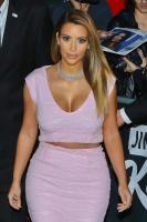 kim_kardashian_arriving_at_jimmy_kimmel_live_show_january_2014_1.jpg