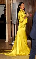 rihanna_at_2014_pre_grammy_gala_in_beverly_hills_1_7.jpg