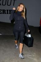 kim_kardashian_leaves_a_gym_in_los_angeles_1.jpg