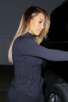 kim_kardashian_leaves_a_gym_in_los_angeles_8.jpg