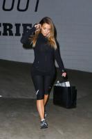 kim_kardashian_leaves_a_gym_in_los_angeles_13.jpg