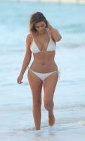 kim_kardashian_in_bikini_at_a_beach_in_miami_3.jpg