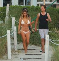 kim_kardashian_in_bikini_at_a_beach_in_miami_7.jpg