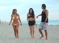 kim_kardashian_in_bikini_at_a_beach_in_miami_10.jpg