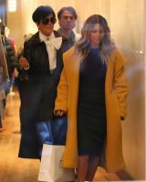 kim_kardashian_leaves_jeffrey_boutique_in_new_york_16.jpg