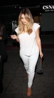kim_kardashian_leaves_esnail_salon_in_west_hollywood_13.jpg