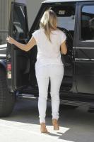 kim_kardashian_out_and_about_in_beverly_hills_9.jpg