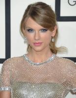 taylor_swift_at_2014_grammy_awards_in_los_angeles_10.jpg