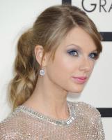 taylor_swift_at_2014_grammy_awards_in_los_angeles_18.jpg