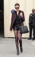 miranda_kerr_arrives_at_chanel_fashion_show_in_paris_4.jpg