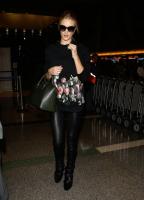 rosie_huntington_whiteley_arrives_at_lax_airport_7.jpg