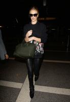 rosie_huntington_whiteley_departing_lax113013012.jpg