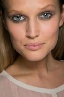 Elie_Saab_Spring_2014_Backstage_Ydwxg_QSHHlyx.jpg