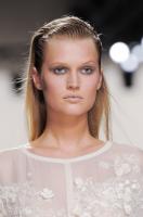Elie_Saab_Spring_2014_Details_lv_IYvp_BKNjx.jpg