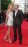 1343589_jason_statham_et_rosie_950x0_1.jpg