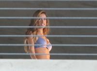 alessandra_ambrosio_at_a_victoria_s_secret_photoshoot_5.jpg