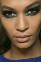 versace_atelier_backstage_haute_couture_spring_2__2_.jpg