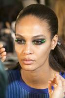 versace_atelier_backstage_haute_couture_spring_2__5_.jpg