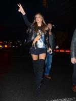 alessandra_ambrosio_leaves_1_oak_nightclub_in_west_hollywood_4.jpg