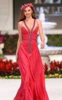 miranda_kerr_on_the_runway_for_dosso_dossi_fashion_show_2014_catwalk_7.jpg