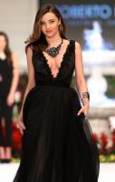 miranda_kerr_on_the_runway_for_dosso_dossi_fashion_show_2014_catwalk_8.jpg