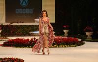 miranda_kerr_otvorila_modni_sou_dosso_dossi_4.jpg