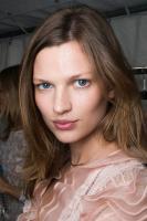 Isabel_Marant_Spring_2014_Backstage_Oul_WJ_TCI9_Ax.jpg
