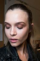 Kenneth_Cole_New_York_Fall_2014_Backstage_q_Is_Bs.jpg