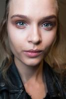 Kenneth_Cole_New_York_Fall_2014_Backstage_W14_NMr.jpg