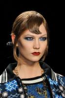 Anna_Sui_Fall_2014_Details_9fYC_dqH9Pox.jpg