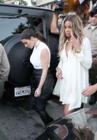 kim_kardashian_and_ciara_leaves_bel_bambini_store_in_los_angeles_18.jpg