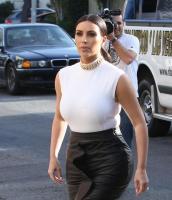 kim_kardashian_s_affiche_en_beauty_look_glamour.jpg