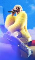 miley_cyrus_performs_at_bangerz_tour_in_vancouver_55.jpg