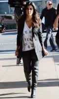 kim_kourthey_and_khloe_kardashian_on_the_set_of_keep_up_with_the_kardashians_20.jpg