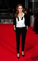 1387610_angelina_jolie_arriving_at_the_ee_950x0_1.jpg