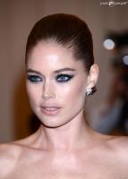 1119869_doutzen_kroes_arriving_for_the_punk_950x0_2.jpg