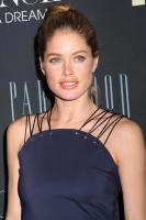 doutzen_kroes_at_beyonce_life_is_but_a_dream_premiere_02.jpg