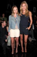 Kate_Bosworth_linked_up_Doutzen_Kroes_Theyskens_Theory.jpg