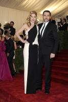 Doutzen_Kroes_wore_dress_her_date_Roland_Mouret_2012_Costume_Institute_Gala_New_York_May_2012.jpg