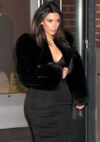 kim_kardashian_leaves_generation_nxt_charity_benefit_in_new_york_3.jpg