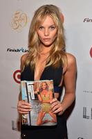marloes_horst_si_swimsuit_at_liv_nightclub_fontainebleau_miami_beach_3.jpg