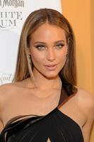 hannah_davis_sports_illustrated_celebrates_swimsuit_2014_31_photos__2.jpg
