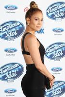_jennifer_lopez_wearing_cushnie_et_ochs_dress_american_idol_xiii_finalists_party_12.jpg