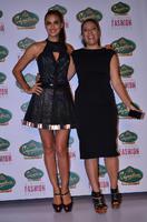 Mumbai_Irina_Shayk_on_day_2_of_Signature_Internati_171912.jpg