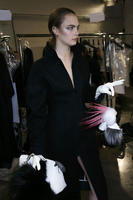 Fendi_Fall_2014_Backstage_LBNcb7OEr66x.jpg