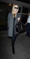 VN_Rosie_Huntington_W_97778.jpg