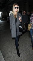 VN_Rosie_Huntington_W_97793.jpg