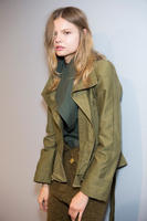 Isabel_Marant_Fall_2014_Backstage_09wjFyb0lTNx.jpg