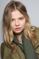 Isabel_Marant_Fall_2014_Backstage_bPw1TzpS1wex.jpg